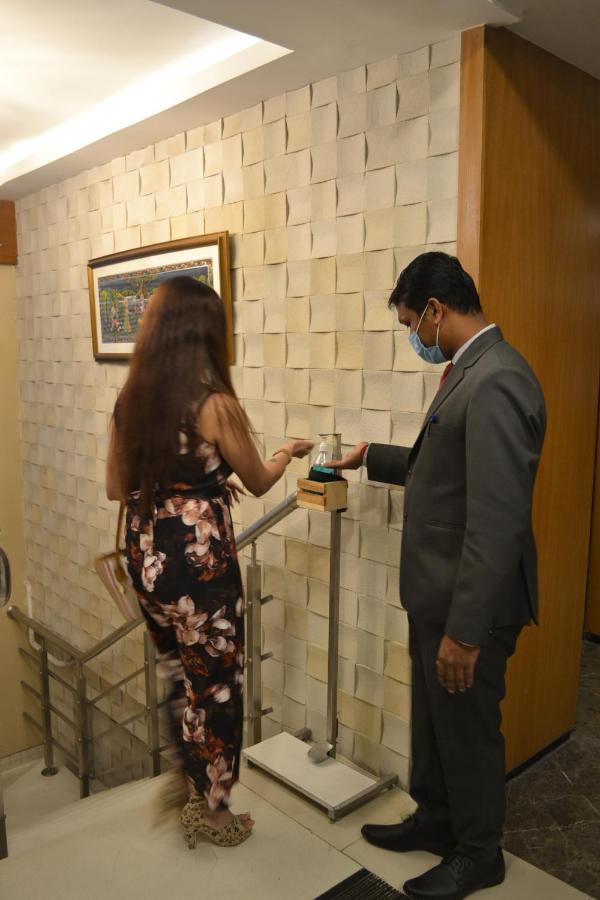 Southern Plaza Kolkata Bagian luar foto