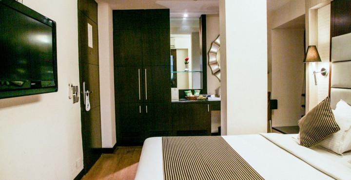 Southern Plaza Kolkata Bagian luar foto
