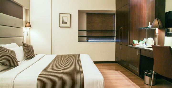 Southern Plaza Kolkata Bagian luar foto