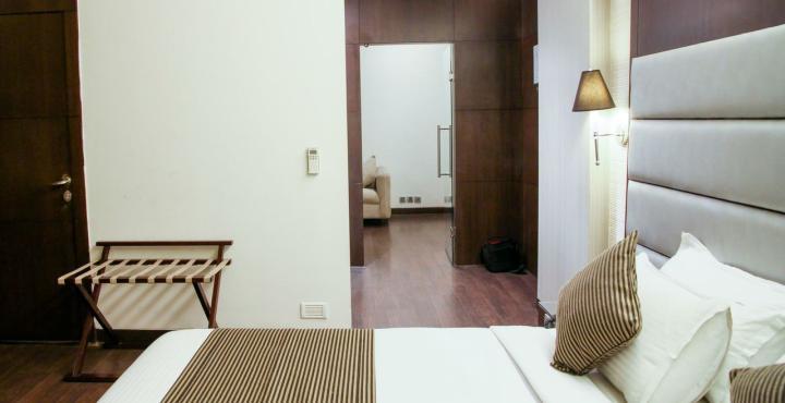Southern Plaza Kolkata Bagian luar foto