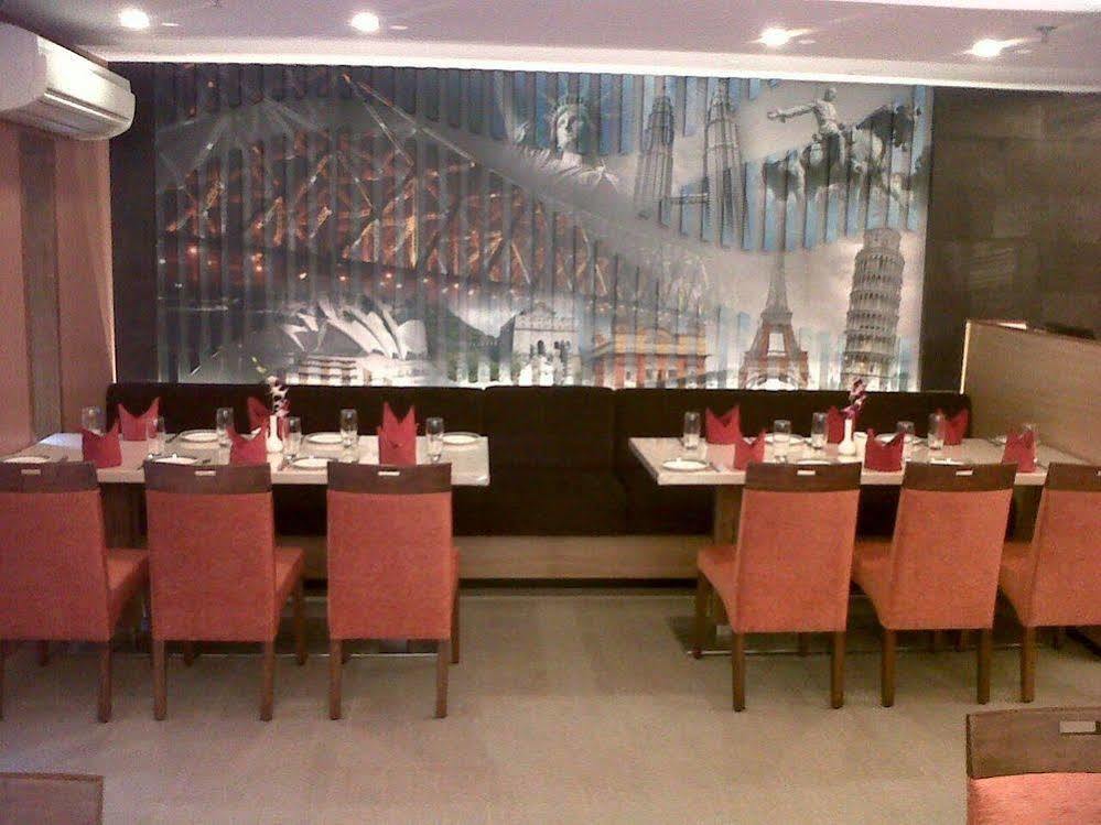 Southern Plaza Kolkata Bagian luar foto